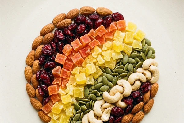 How to Build a Healthy Trail Mix?